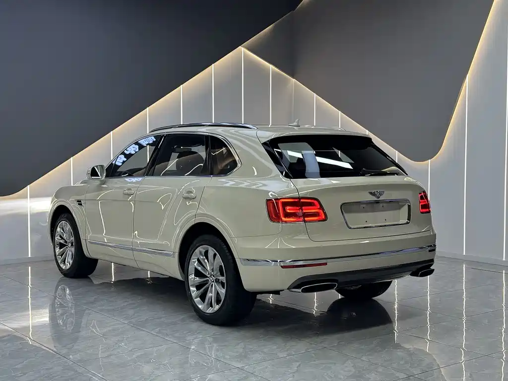 Bentley Bentayga 2017 6.0T Standard