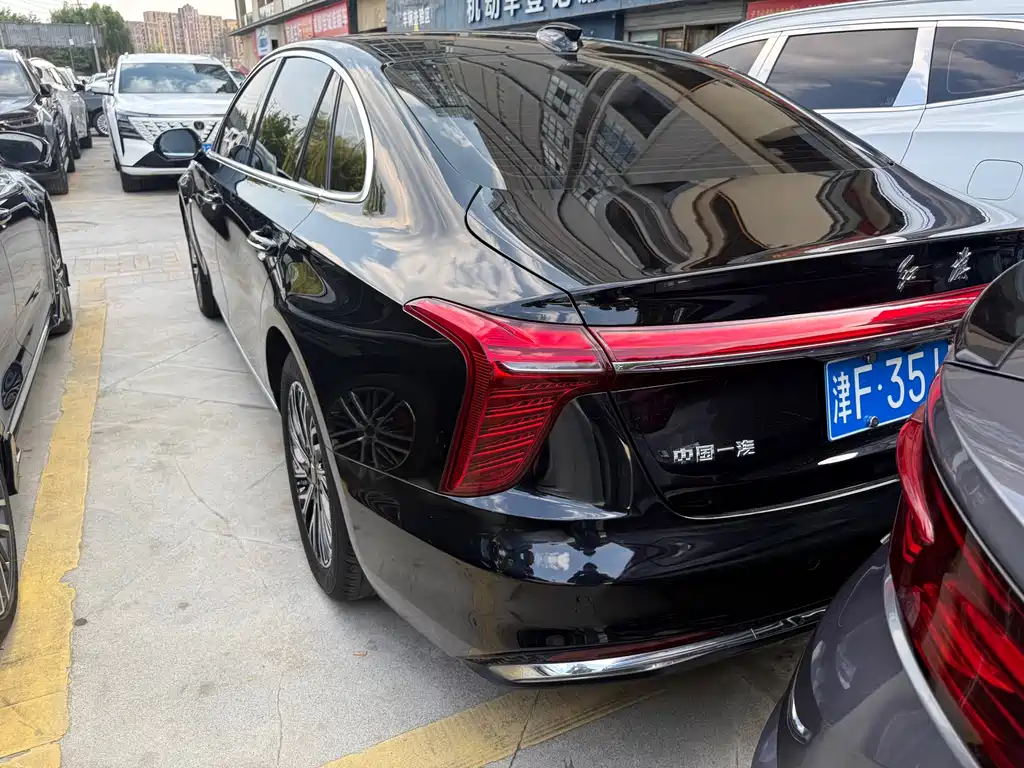 Hongqi Hongqi H5 — миниатюра 12