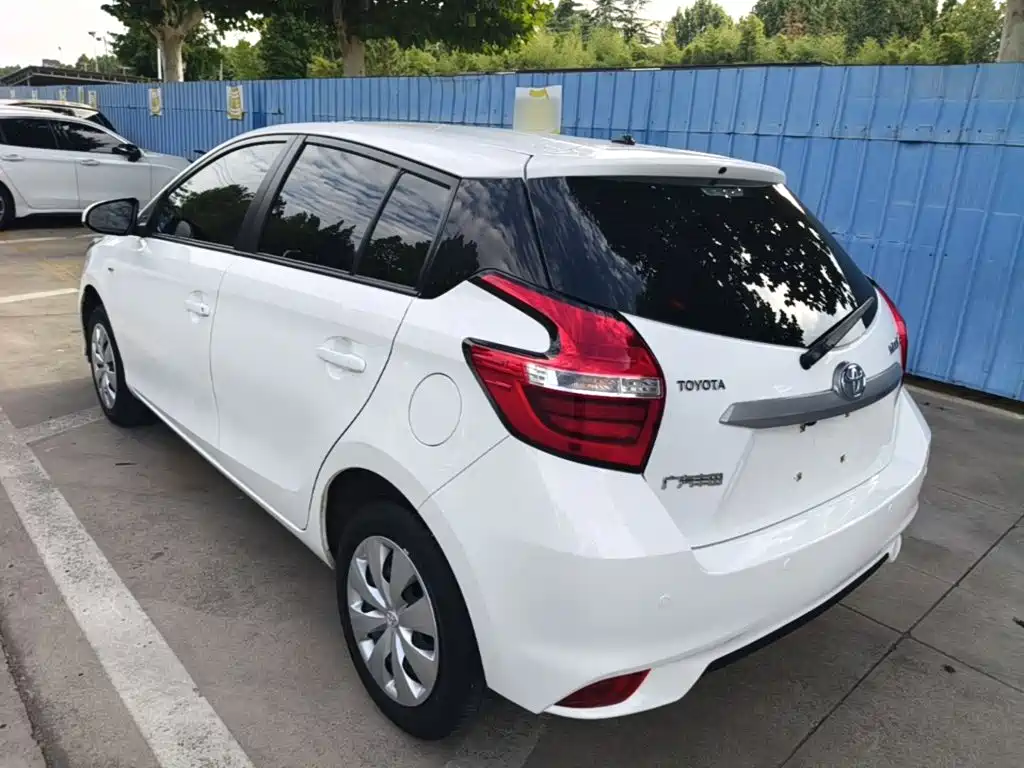 Toyota Yaris L — миниатюра 5