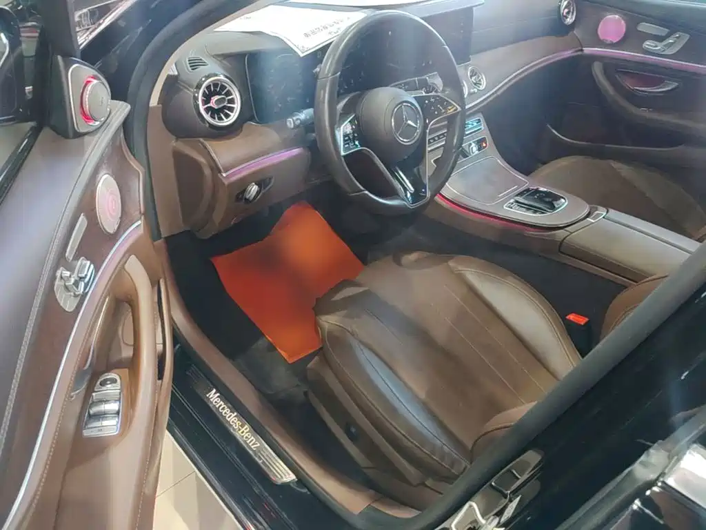 Mercedes-Benz E-Class — миниатюра 16