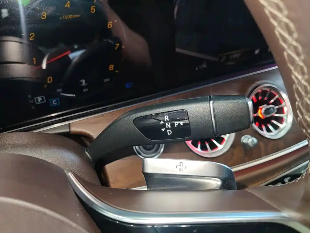 Mercedes-Benz E-Class — миниатюра 14