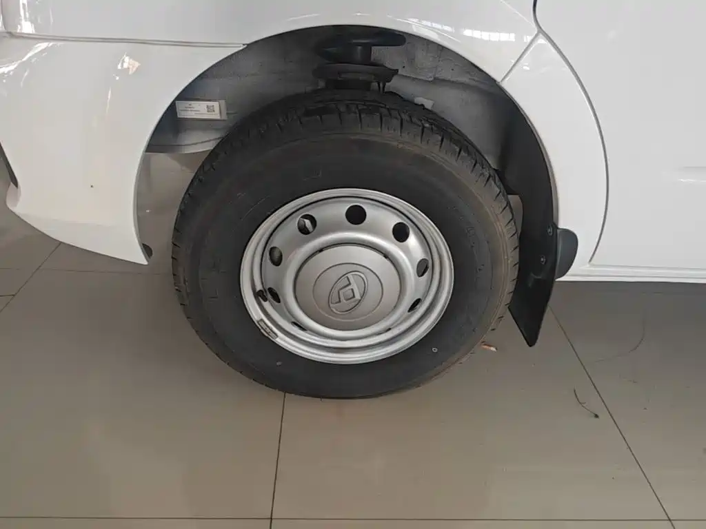 MAXUS V80 — миниатюра 23