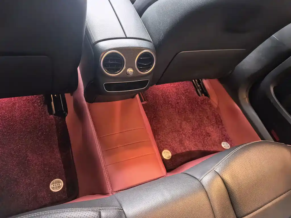 Mercedes-Benz C-Class — миниатюра 8