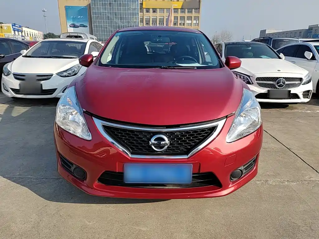Nissan Tiida — миниатюра 3