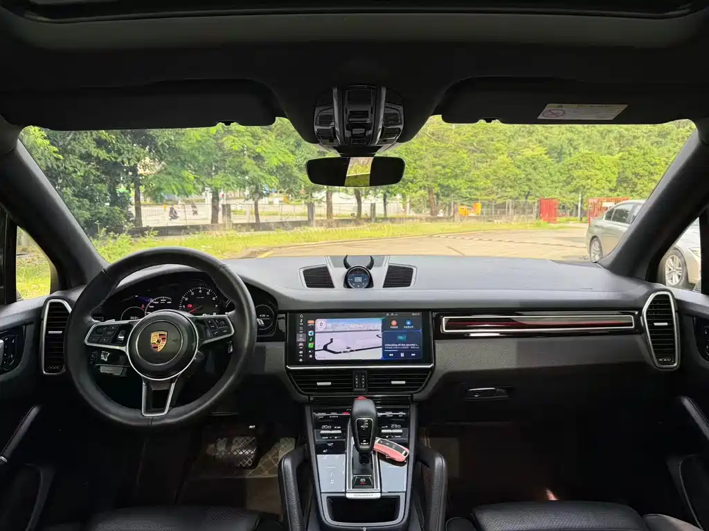 Porsche Cayenne — миниатюра 6