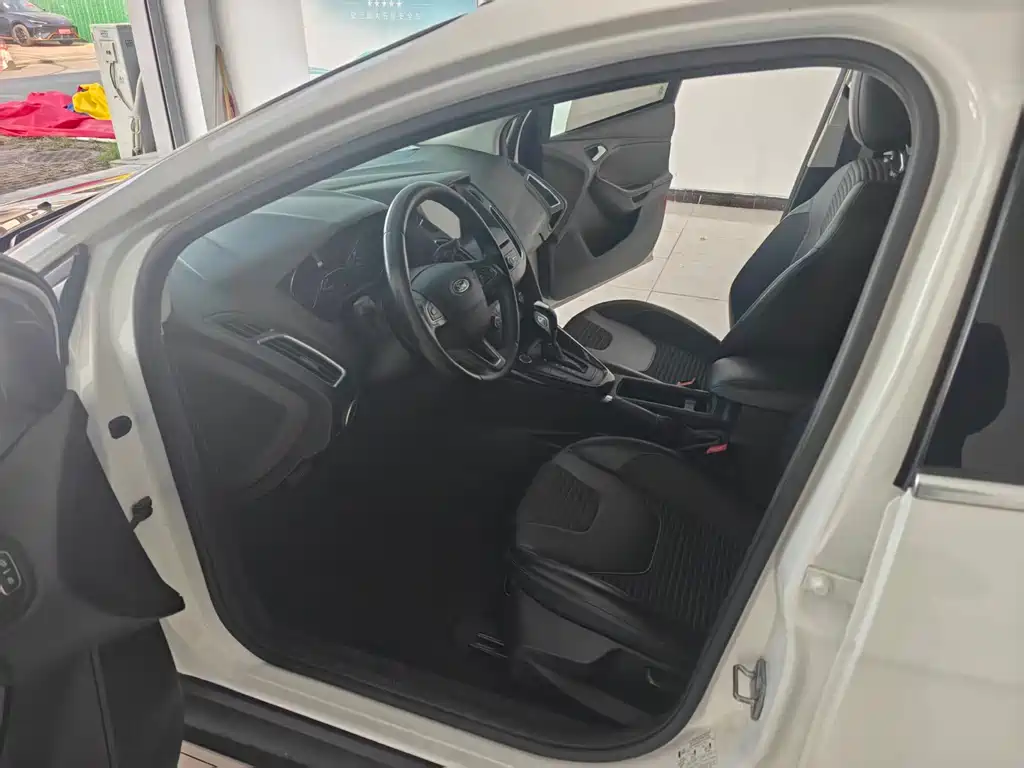 Ford Focus — миниатюра 5
