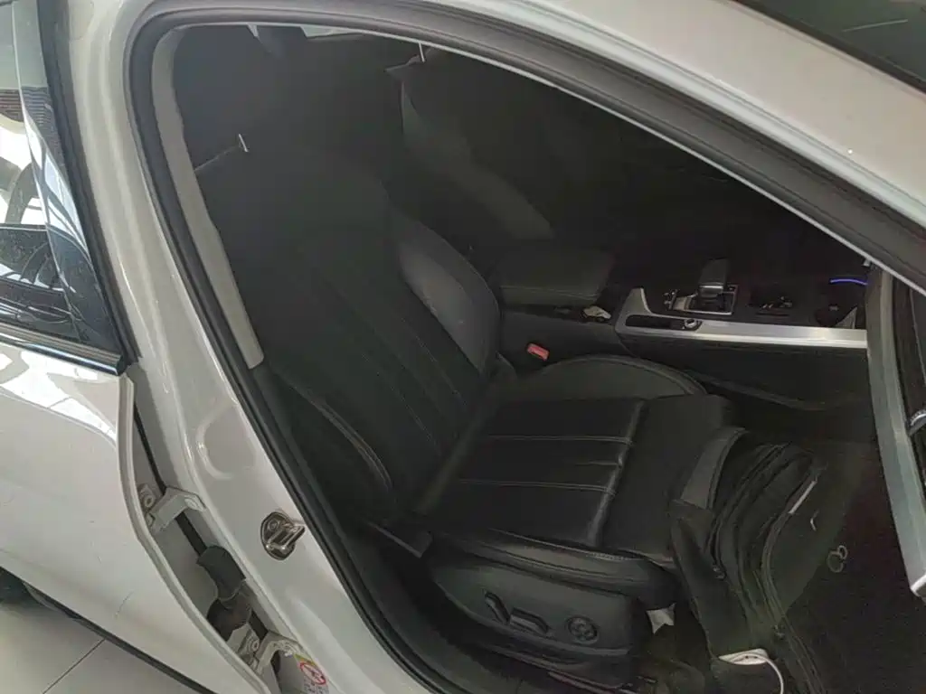 Audi A4L — миниатюра 25