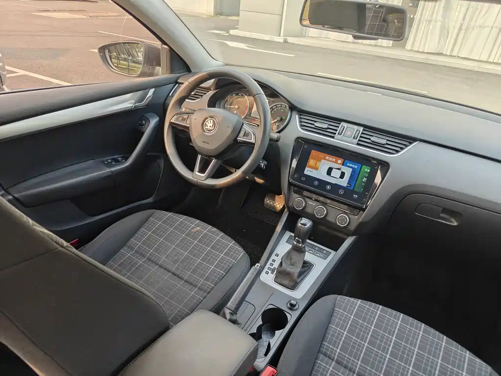 Skoda Octavia — миниатюра 8
