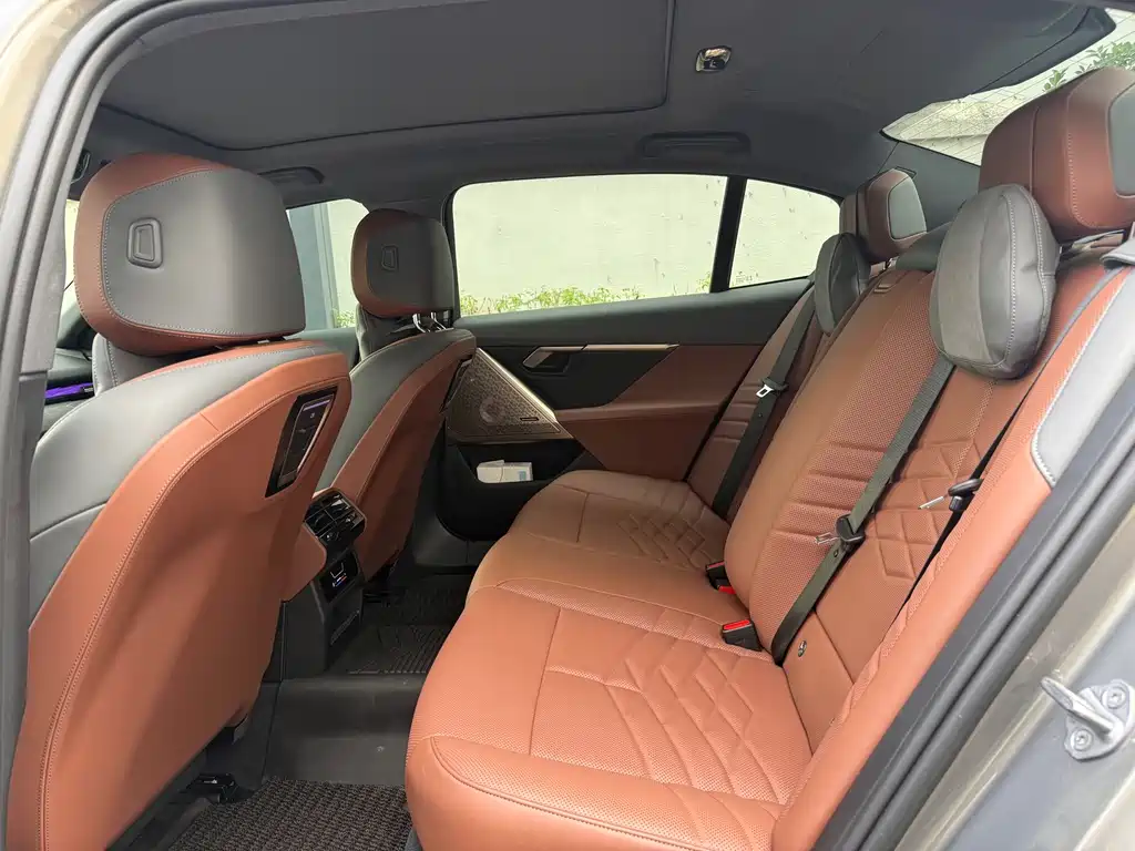 BMW i5 — миниатюра 16