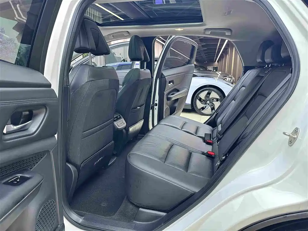 Nissan Ariya — миниатюра 10