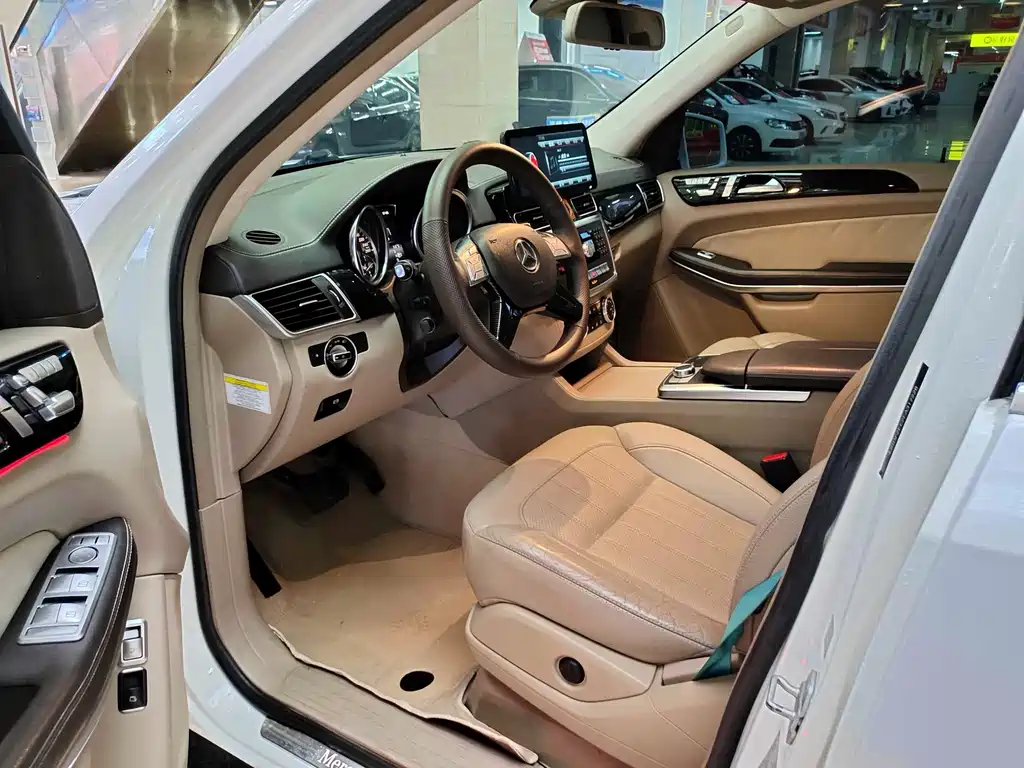 Mercedes-Benz GL-Class — миниатюра 9