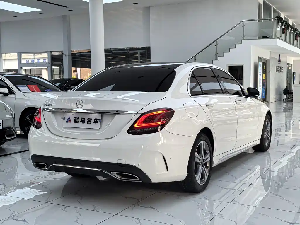Mercedes-Benz C-Class — миниатюра 15