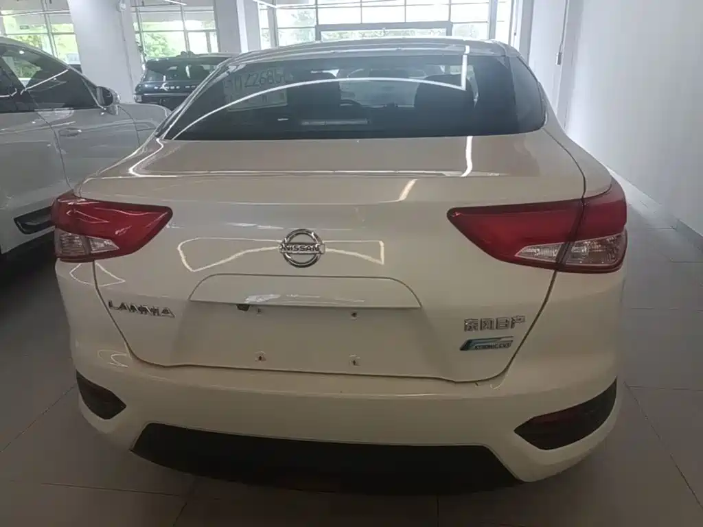 Nissan Bluebird — миниатюра 6