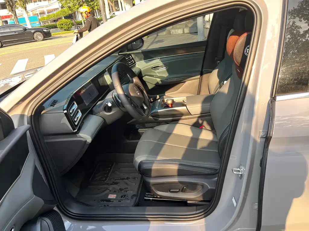 BYD Qin L L 2026 DM-i 210KM