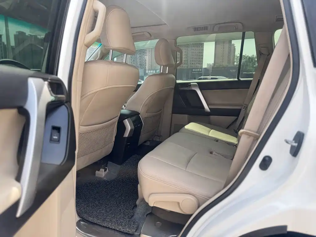 Toyota Land Cruiser Prado 2010 4.0L AT TX-L