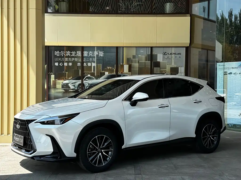 Lexus NX 2023