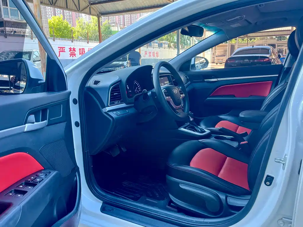 Hyundai Elantra 2018 1.6L AT 15