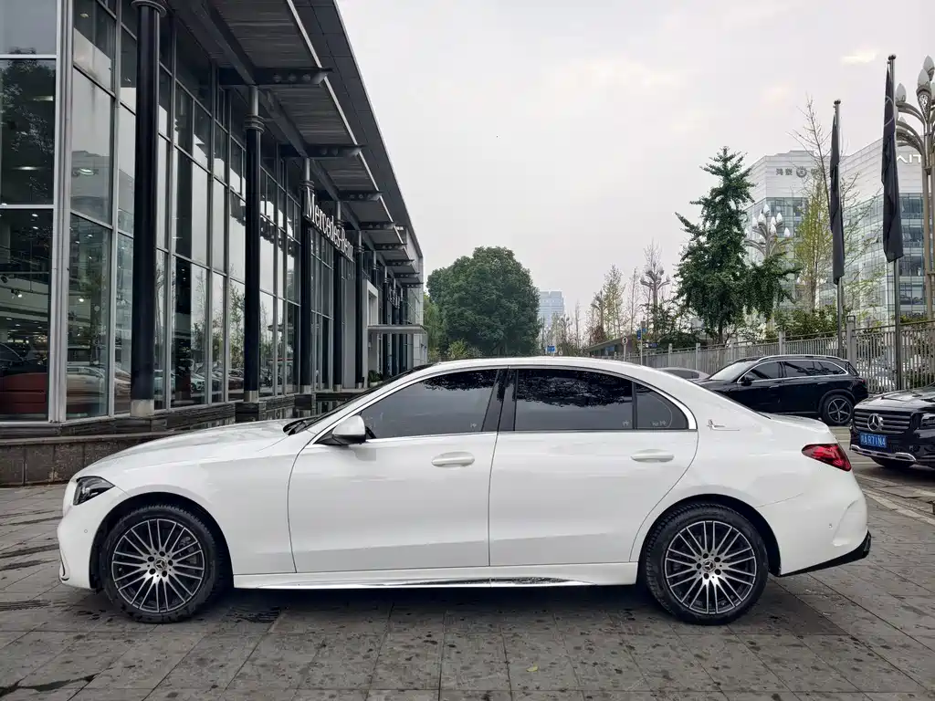 Mercedes-Benz C-Class — миниатюра 4