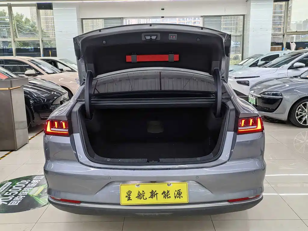 BYD Han — миниатюра 7