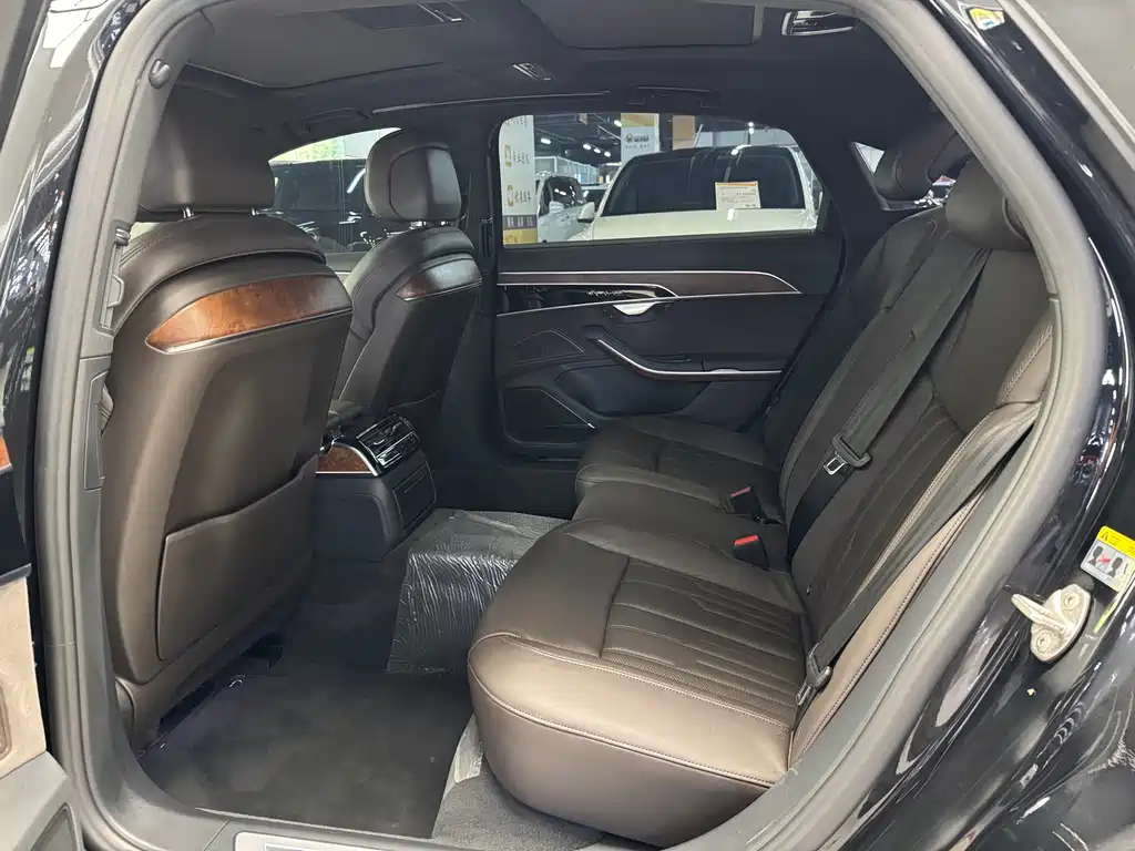 Audi A8 — миниатюра 13