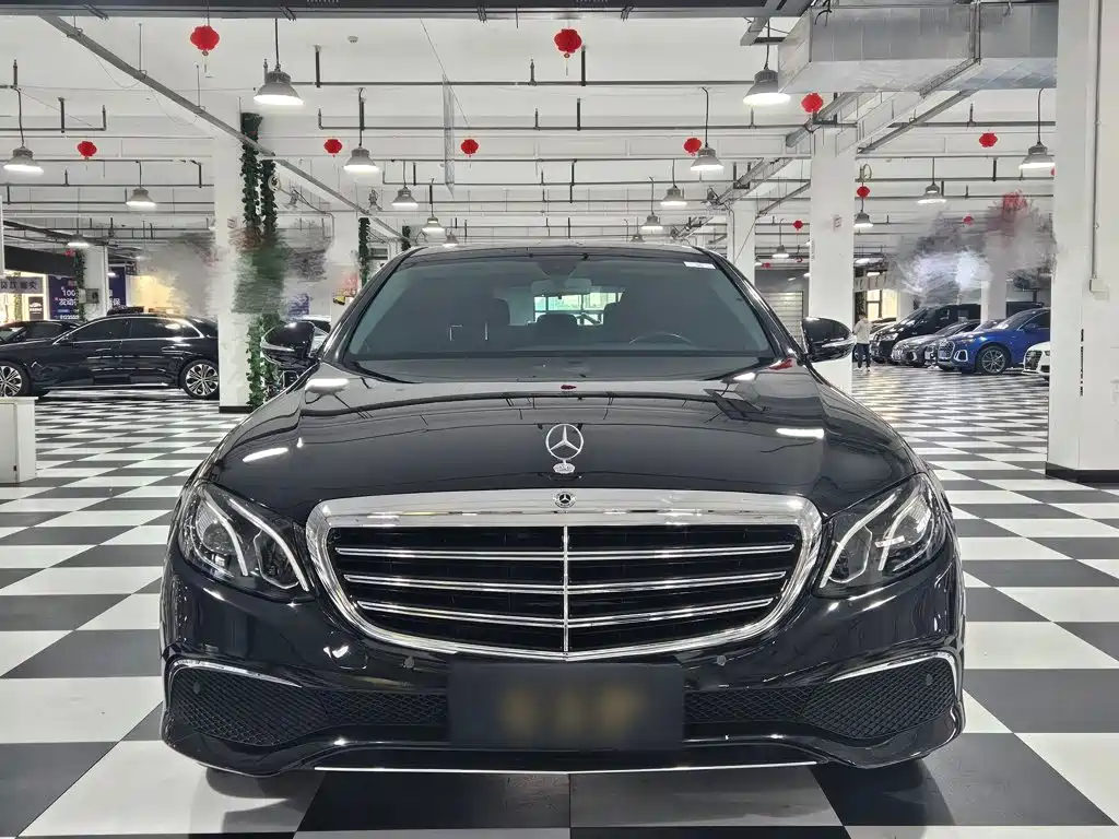 Mercedes-Benz E-Class — миниатюра 3