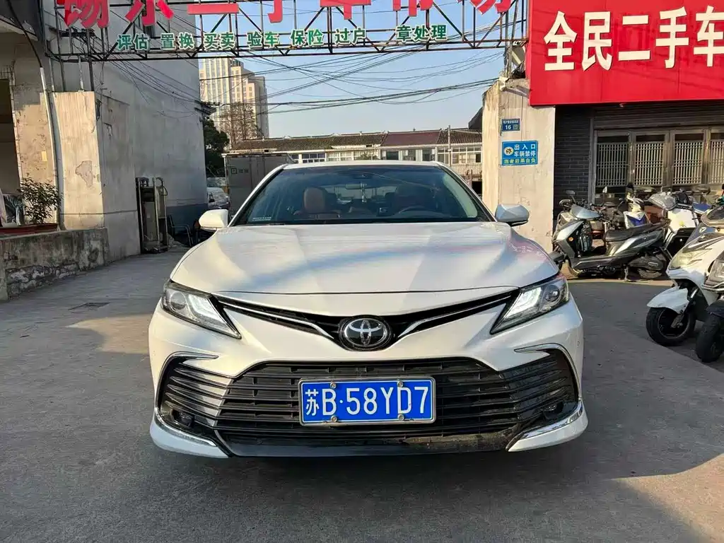 TOYOTA CAMRY