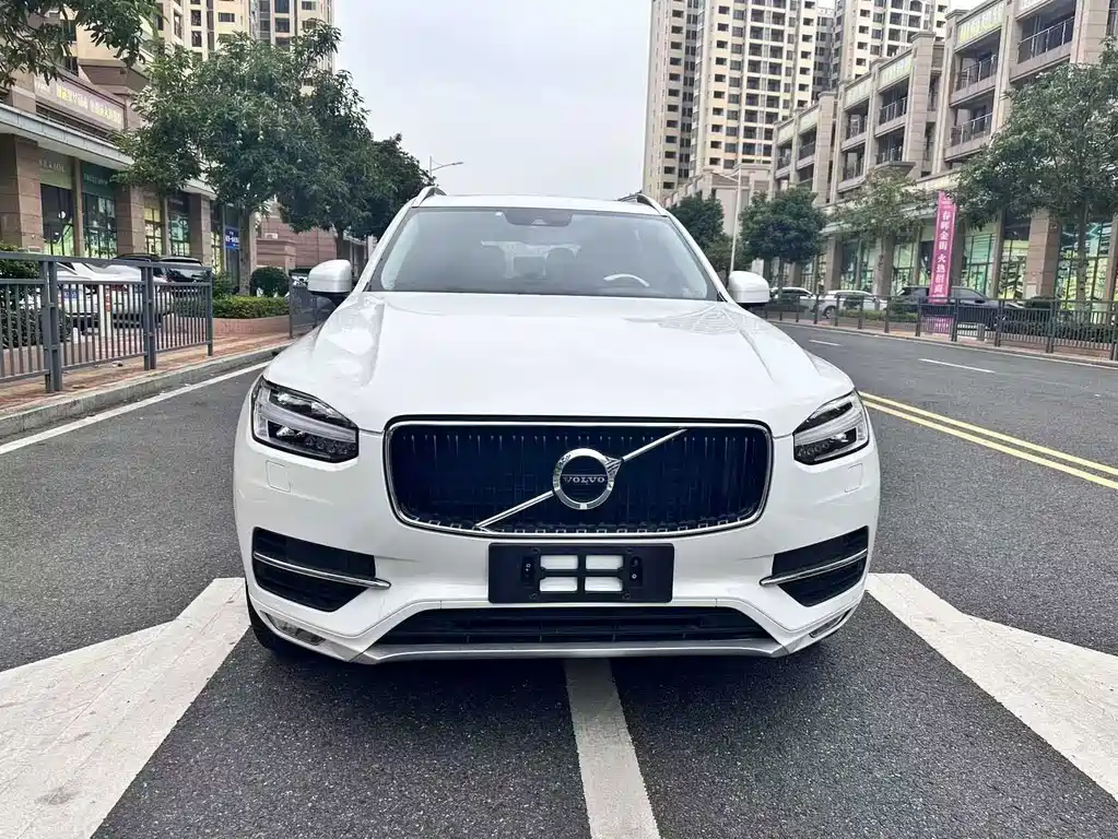 Volvo XC90 — миниатюра 2