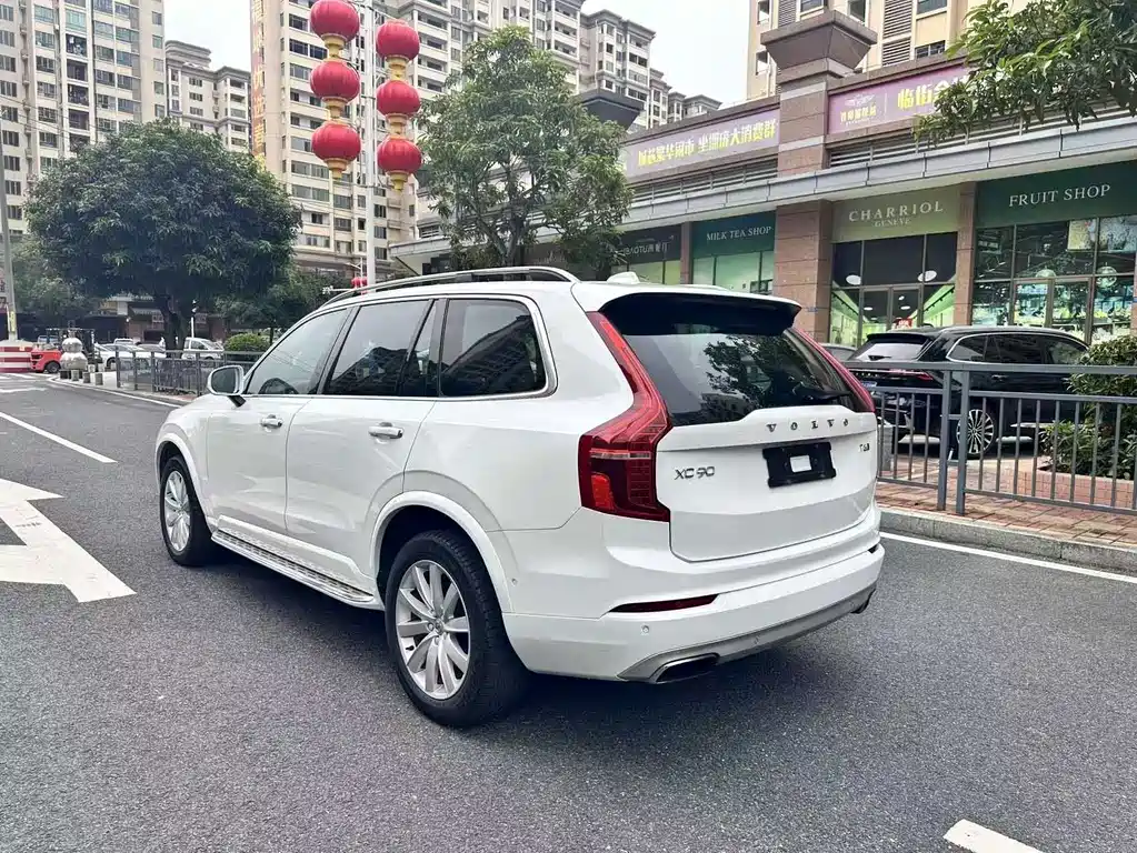 Volvo XC90 — миниатюра 5