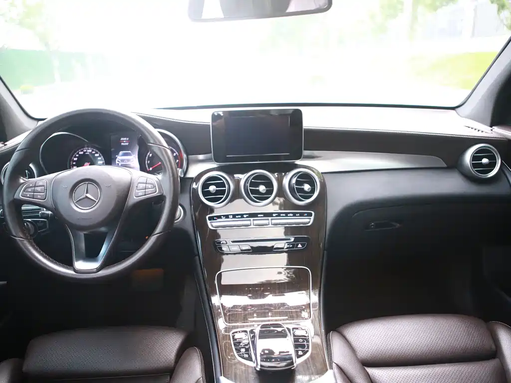 Mercedes-Benz GLC 2018 GLC 260 4MATIC