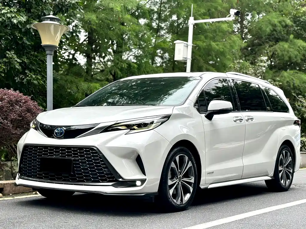 Toyota Granvia 2023