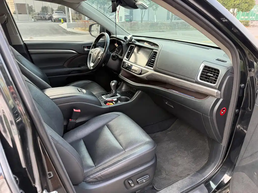 Toyota Highlander — миниатюра 9