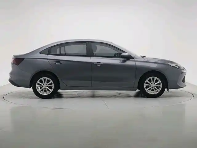 Roewe i5 2023 1.5L MT
