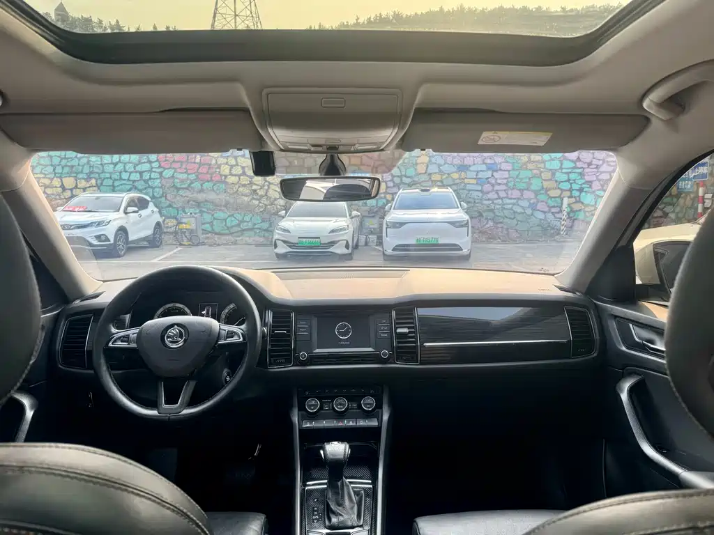 Skoda Kodiaq TSI330 7 seats 2WD Luxury Edition, фото 5