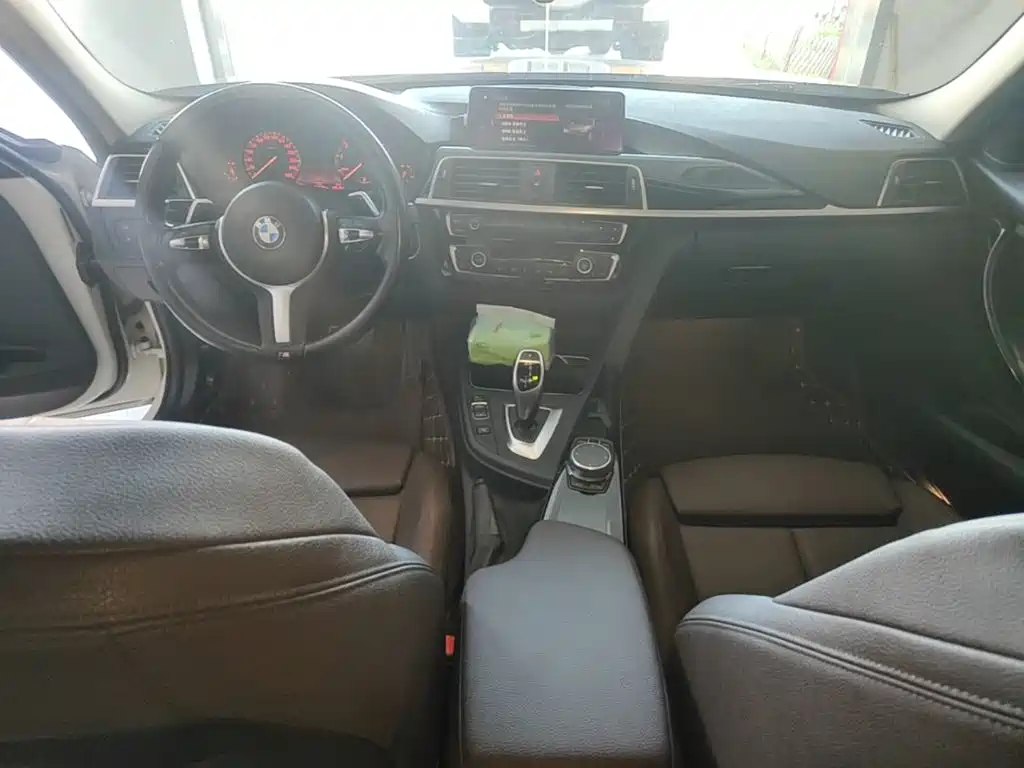 BMW 3 Series — миниатюра 10