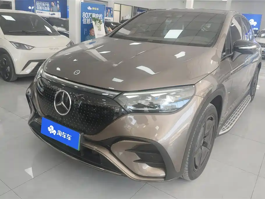 Mercedes-Benz EQE SUV 2025
