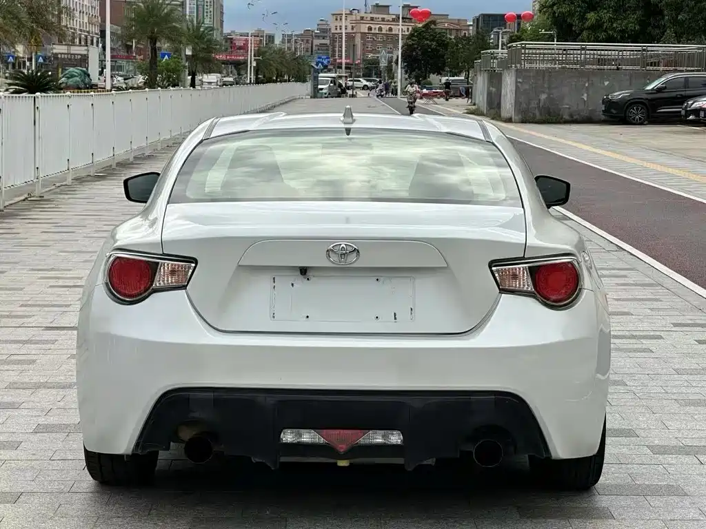 Toyota 86 — миниатюра 8