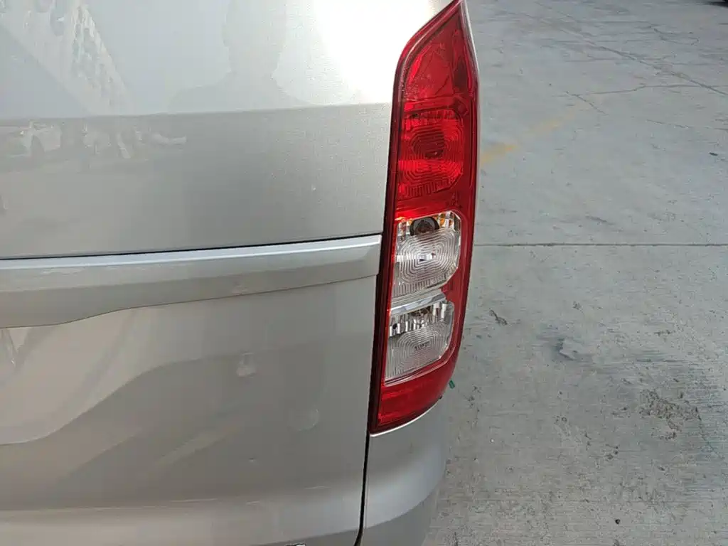 Wuling Hongguang V — миниатюра 8