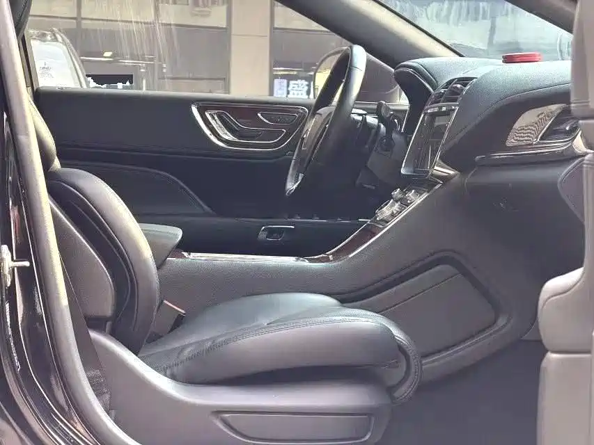 Lincoln Continental 2019 2.0T Premium V