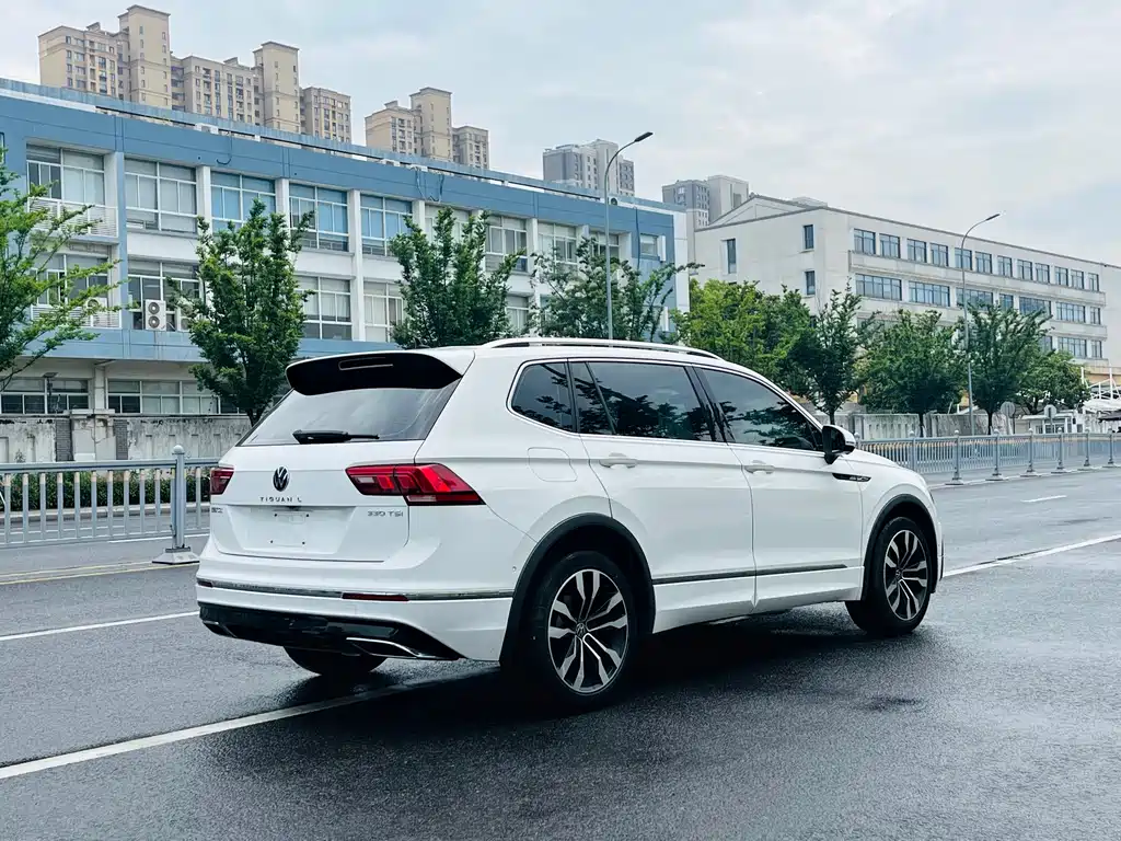 Volkswagen Tiguan L L 2021 330TSI AT R-Line