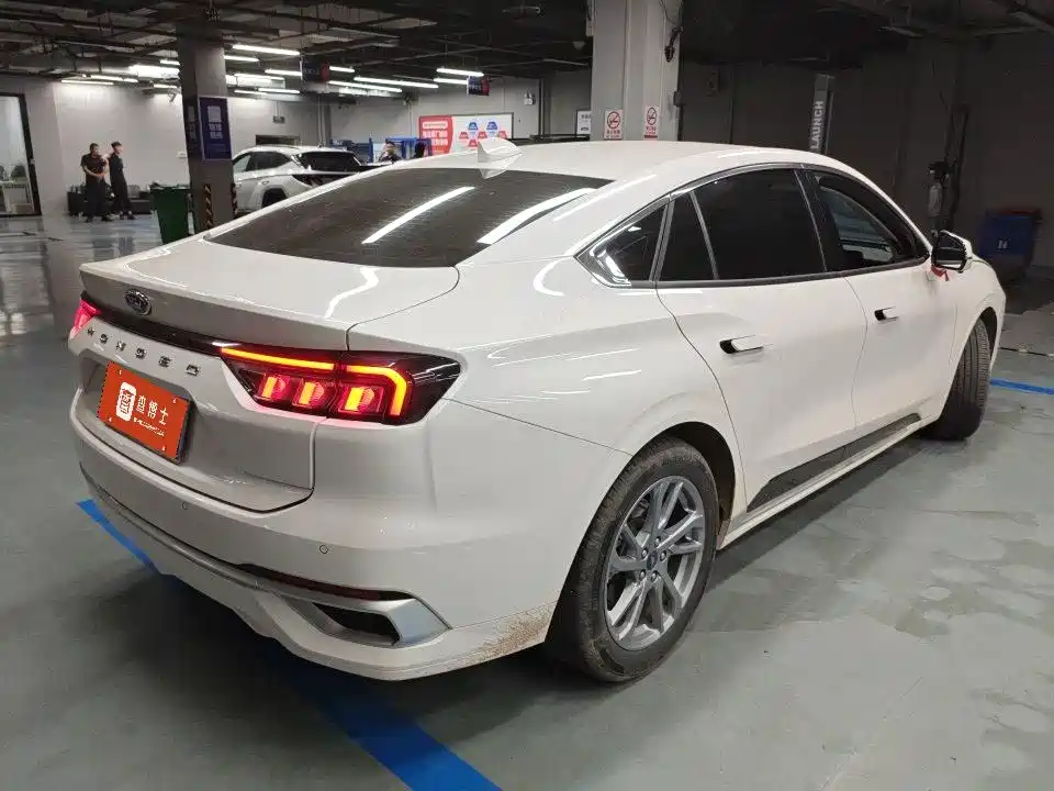 Ford Mondeo 2023 EcoBoost 180 Luxury