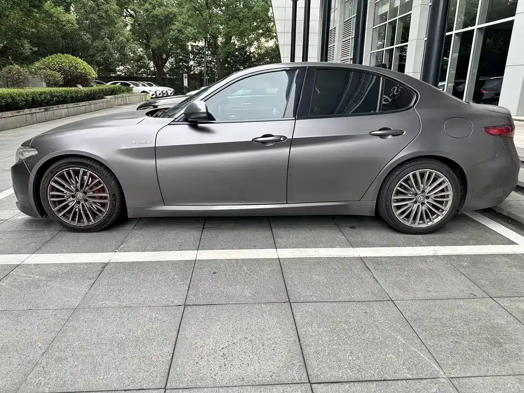 Alfa Romeo Giulia — миниатюра 12