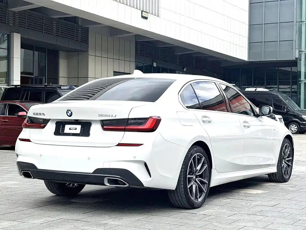 BMW 3 Series — миниатюра 4