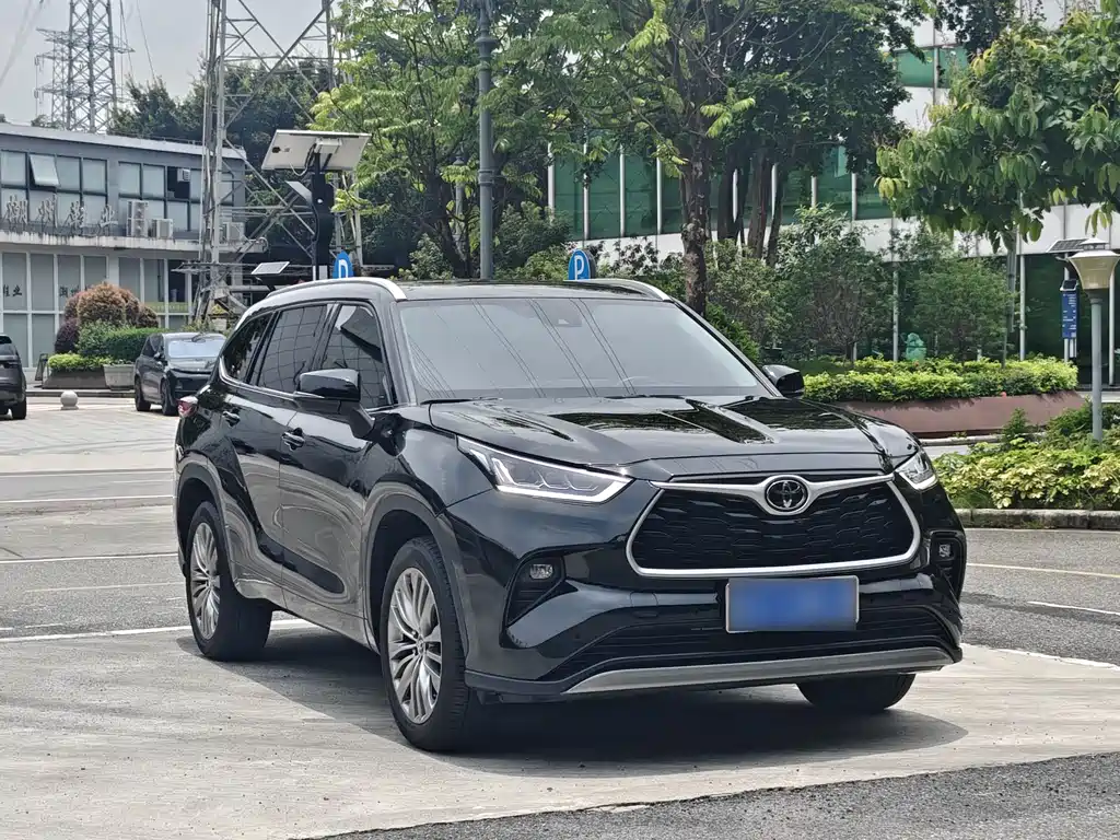 Toyota Highlander 2022 380T Luxury 7 мест