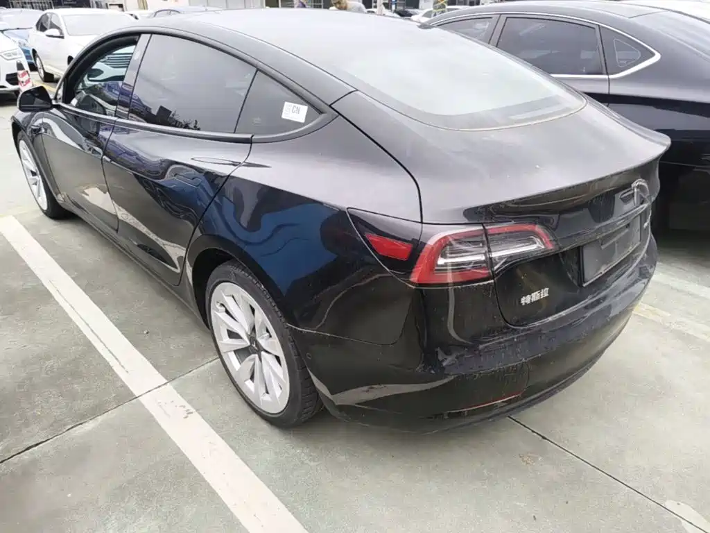 Tesla Model 3 — миниатюра 5
