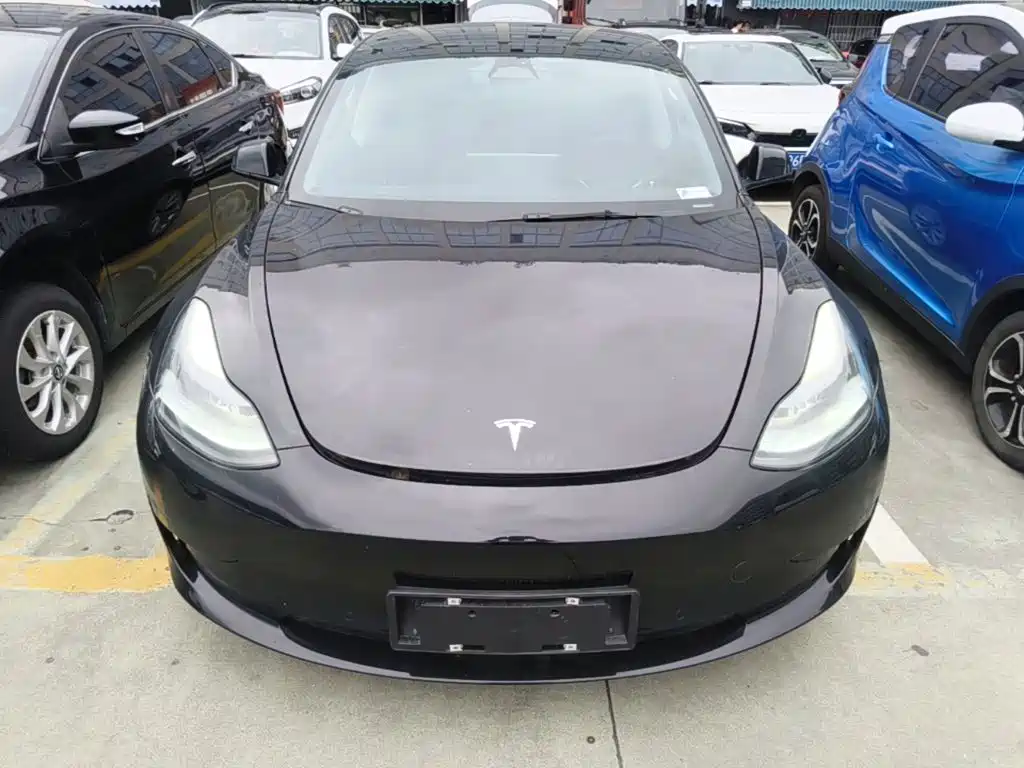 Tesla Model 3 — миниатюра 3