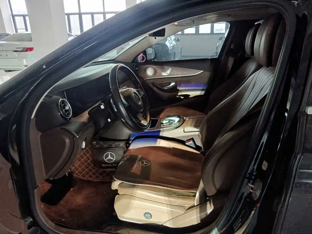 Mercedes-Benz E-Class — миниатюра 8