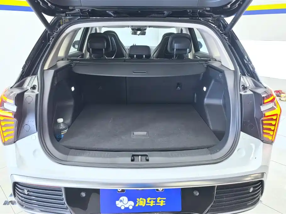 Hongqi HS3 2023 1.5T