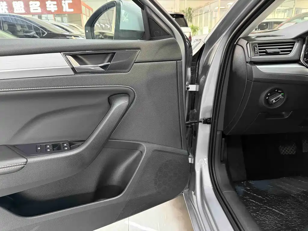 Skoda Superb 2023 TSI280 DSG Premium