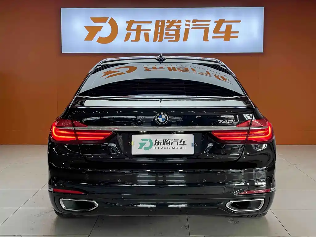 BMW 7 Series — миниатюра 6
