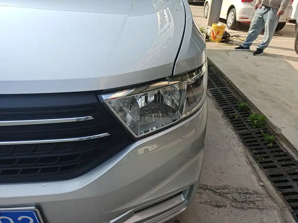 Wuling Hongguang V — миниатюра 24